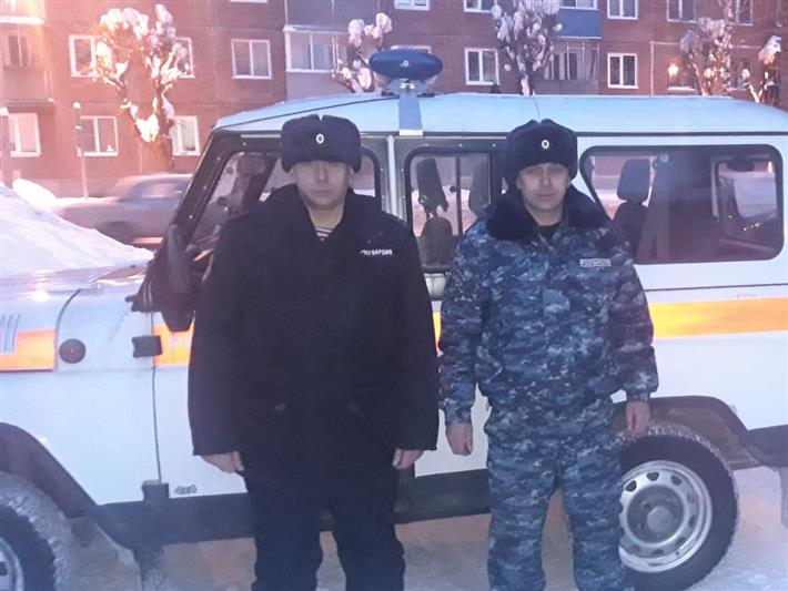В Кузбассе пенсионерка поблагодарила росгвардейцев за помощь в трудной жизненной ситуации