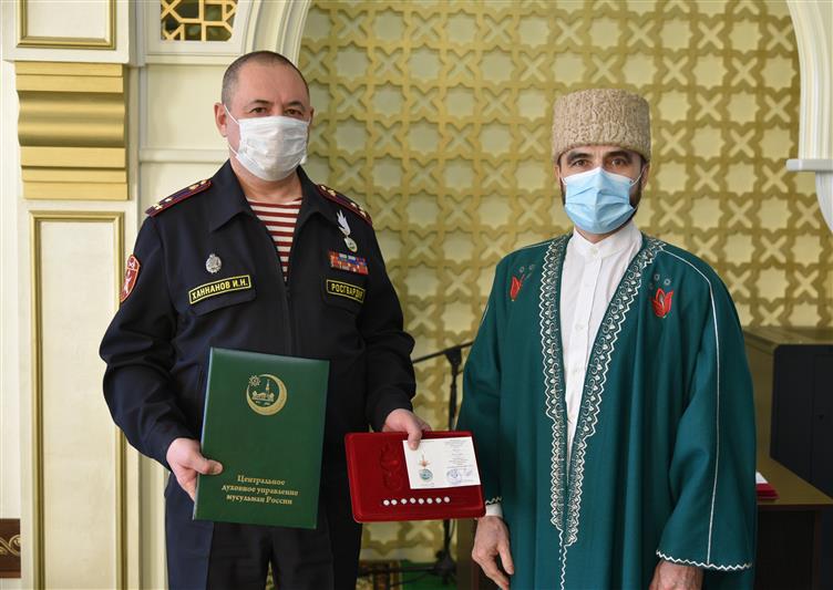 Руководитель удмуртского управления Росгвардии удостоен награды от Верховного муфтия России 