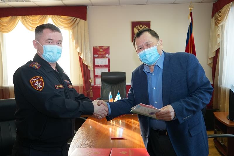 Росгвардейцы поздравили с наступающими праздниками воспитанников детского дома в Бурятии