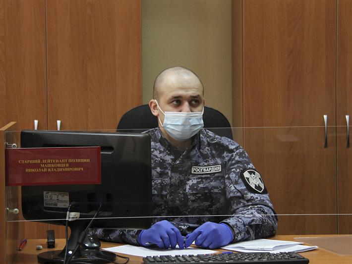 Начальник кузбасского управления Росгвардии проинспектировал обновлённый офис приема граждан в Кемерове 