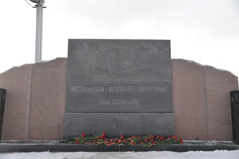 На Ямале росгвардейцы почтили память погибших бойцов