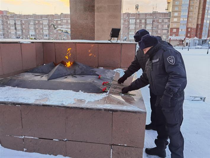 На Ямале росгвардейцы почтили память погибших бойцов
