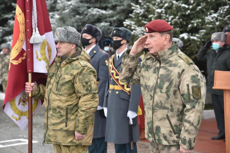 Директор Росгвардии генерал армии Виктор Золотов вручил Боевое знамя грозненской бригаде войск национальной гвардии Российской Федерации