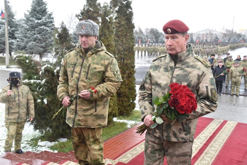 Директор Росгвардии генерал армии Виктор Золотов вручил Боевое знамя грозненской бригаде войск национальной гвардии Российской Федерации