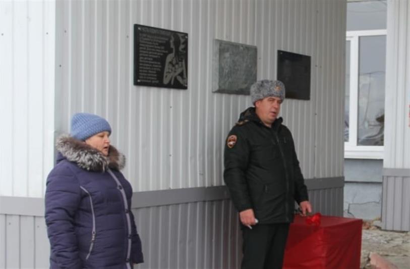 В Тюмени представители Росгвардии почтили память Героя России Тимура Мухутдинова (видео)