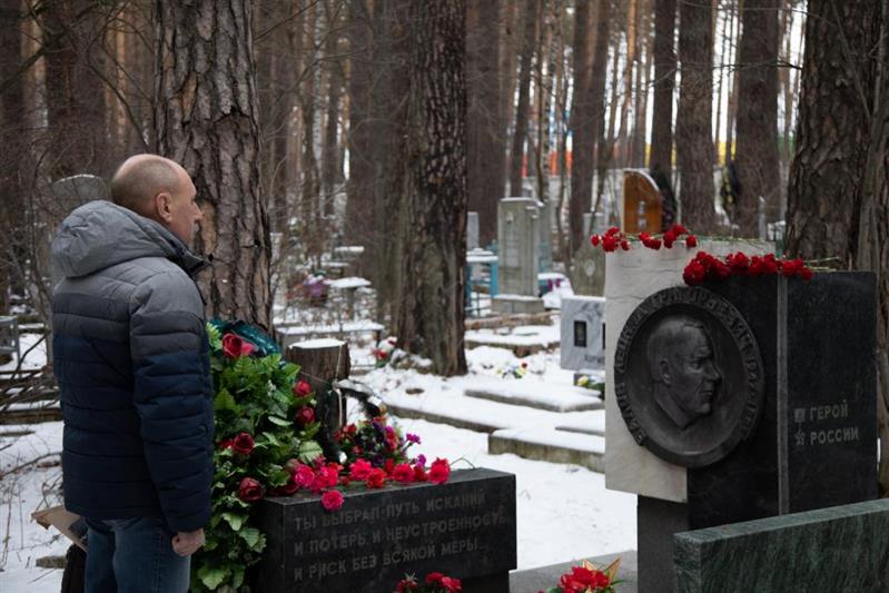 В Екатеринбурге почтили память первого командира свердловского СОБР Героя России Леонида Валова