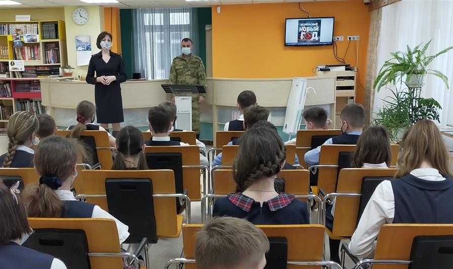 В Тюменской области Росгвардия присоединилась к ежегодной всероссийской ведомственной акции «Безопасный Новый год» 