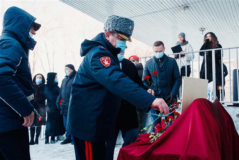 Росгвардия приняла участие в открытии мемориальных плит павшим героям-кемеровчанам