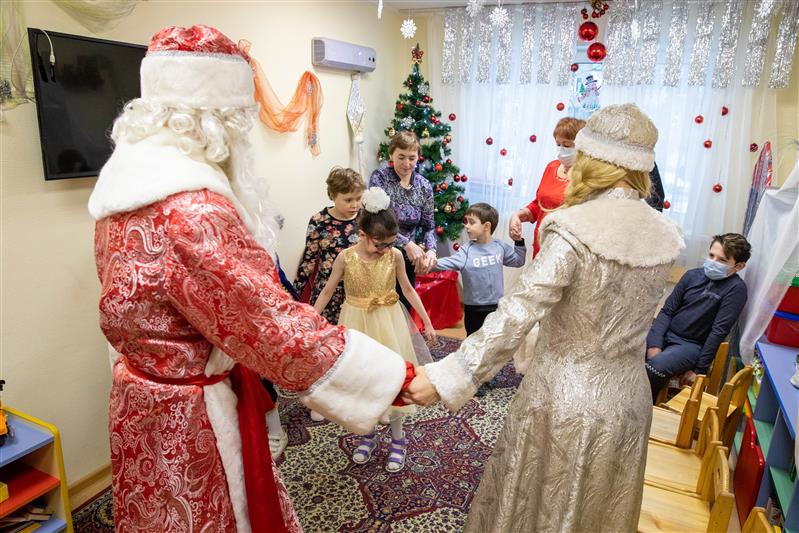 Росгвардейцы поздравили детей-сирот с наступающим Новым годом (фото, видео)