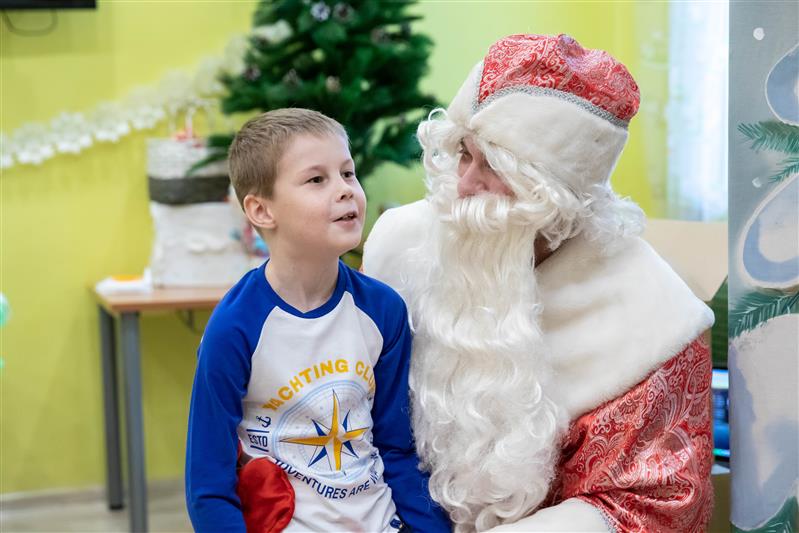 Росгвардейцы поздравили детей-сирот с наступающим Новым годом (фото, видео)