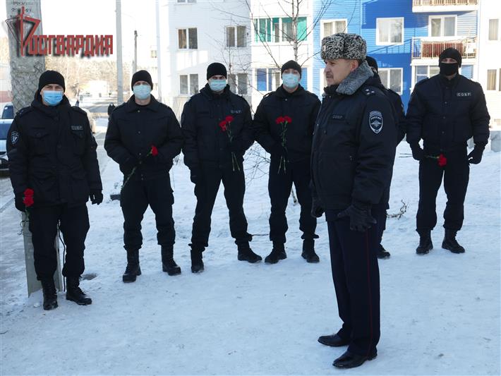 В Иркутске военнослужащие и сотрудники Росгвардии продолжают патриотическую акцию «Улицы Героев» (видео)