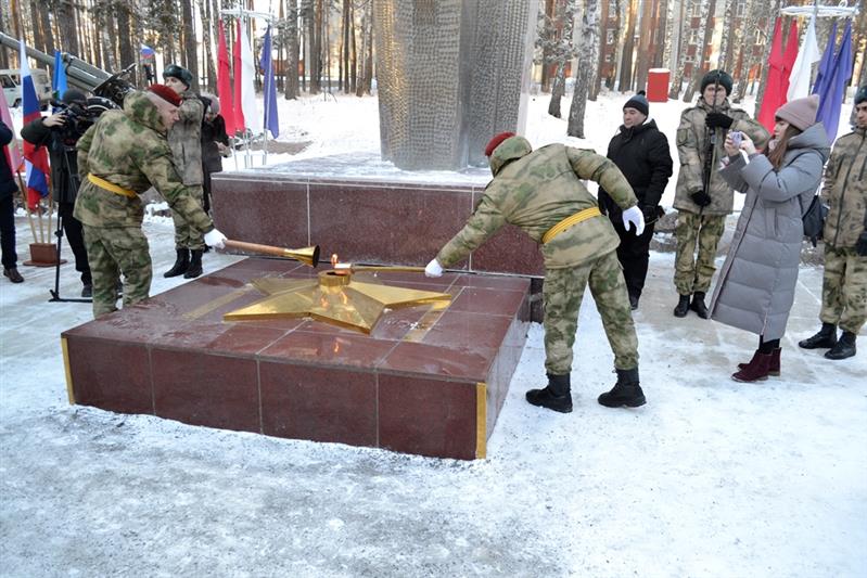 Военнослужащие Росгвардии приняли участие в открытии «Огня Памяти» в Челябинской области