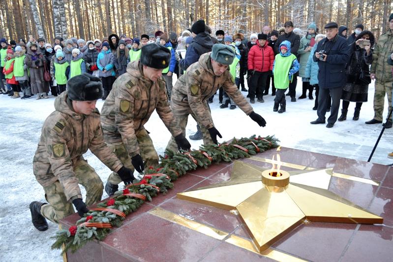 Военнослужащие Росгвардии приняли участие в открытии «Огня Памяти» в Челябинской области