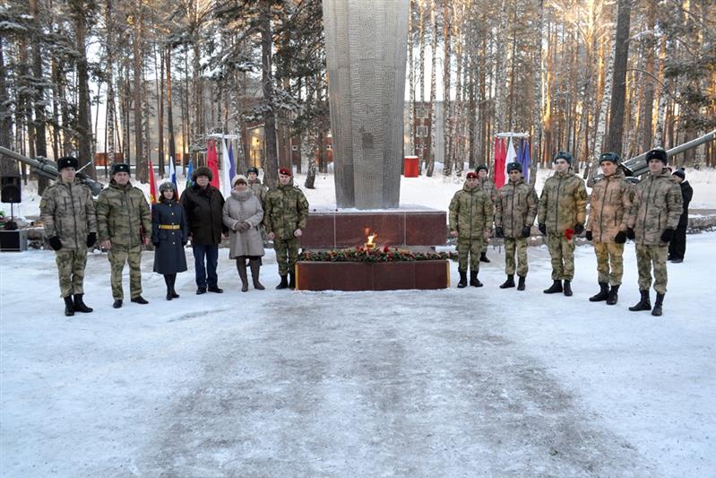 Военнослужащие Росгвардии приняли участие в открытии «Огня Памяти» в Челябинской области