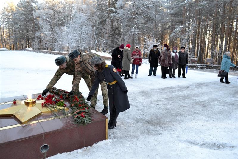 Военнослужащие Росгвардии приняли участие в открытии «Огня Памяти» в Челябинской области