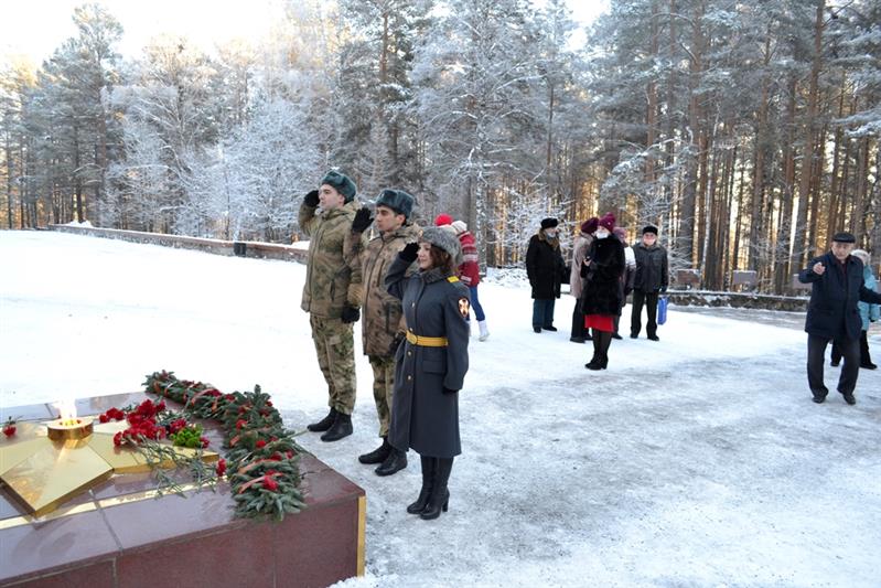 Военнослужащие Росгвардии приняли участие в открытии «Огня Памяти» в Челябинской области