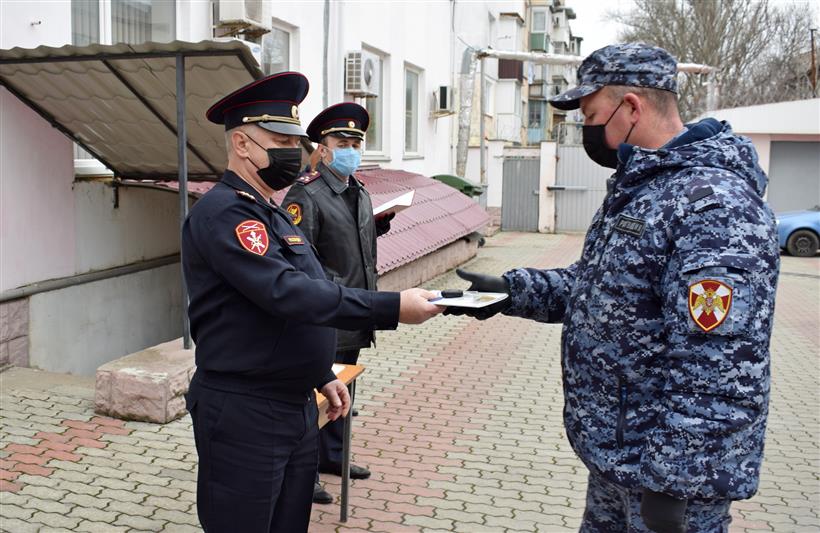Новые патрульные автомобили получили сотрудники Росгвардии в  Крыму 