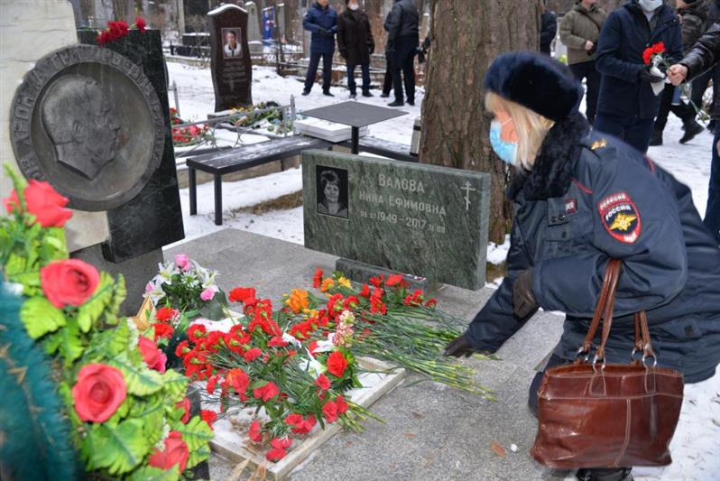 В Екатеринбурге почтили память первого командира свердловского СОБР Героя России Леонида Валова
