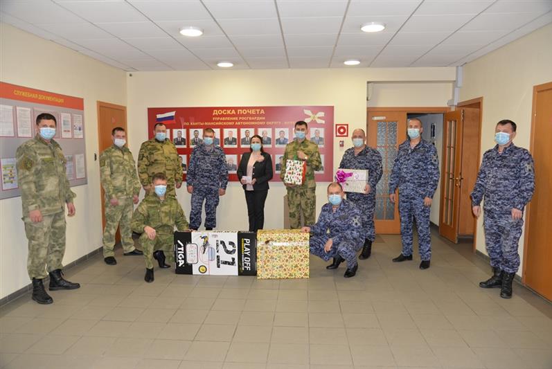 В Югре Росгвардия подарила «Рождественское чудо» ребятам из малообеспеченных, многодетных и неполных семей 