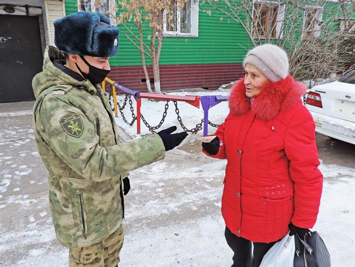 Росгвардия провела акцию памяти генерал-лейтенанта авиации Василия Тихонова в Хакасии  