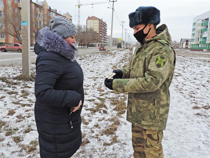 Росгвардия провела акцию памяти генерал-лейтенанта авиации Василия Тихонова в Хакасии  