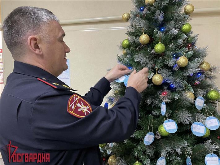 Начальник Управления Росгвардии по Иркутской области принял участие в благотворительной новогодней акции 