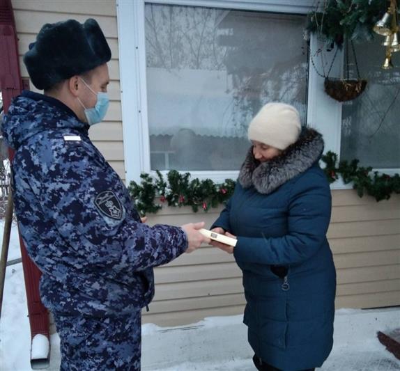 В Тюменской области росгвардейцы поздравили семьи погибших боевых товарищей и ветеранов службы  с Новым годом