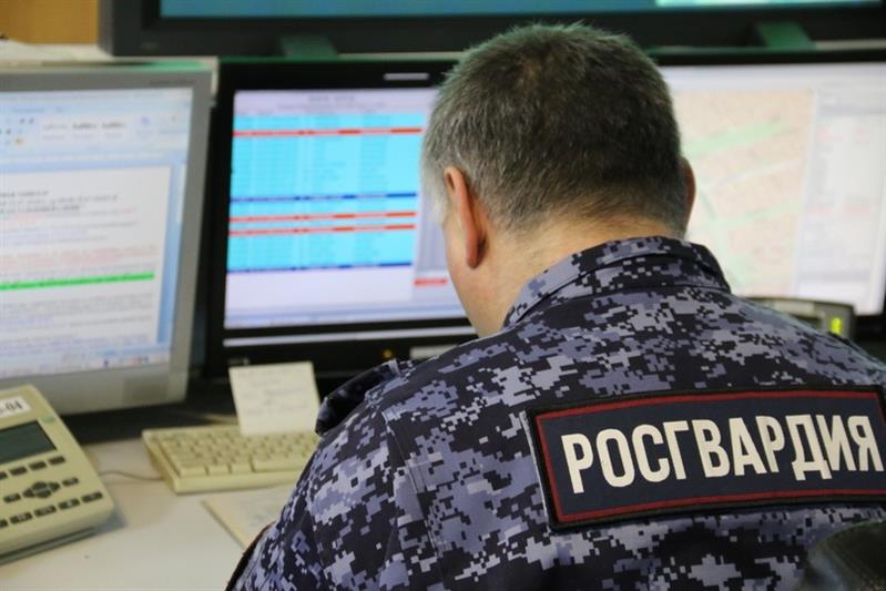 В Санкт-Петербурге сотрудники Росгвардии задержали находившихся в федеральном розыске граждан
