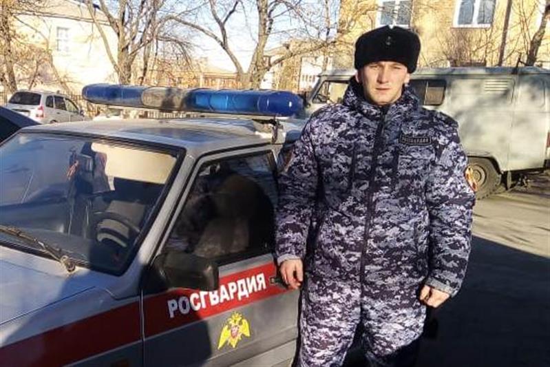В Ростовской области сотрудник Росгвардии защитил женщину от хулигана