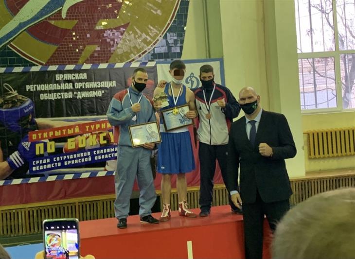 Росгвардеец из Дагестана завоевал первое место на межведомственном чемпионате по боксу 