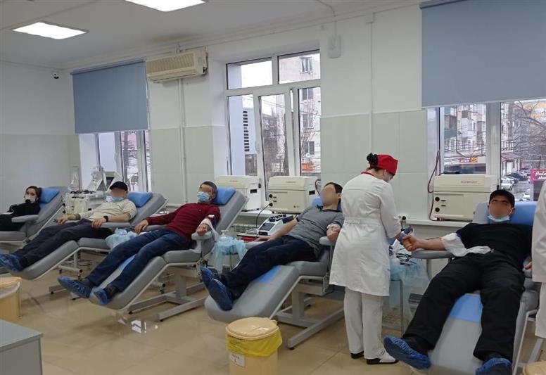 Бойцы каспийского ОМОН приняли участие в донорской акции