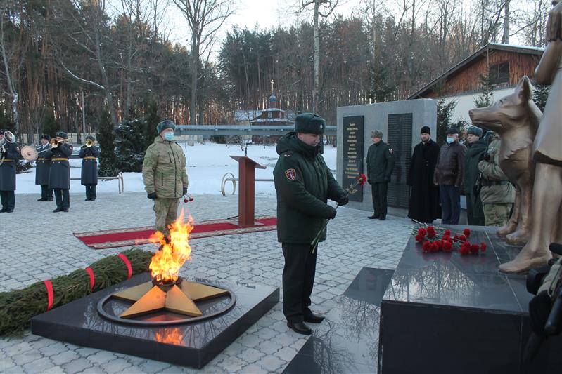 В богородской бригаде Росгвардии отдали дань уважения Героям России Игорю Гурову и Дмитрию Ларину