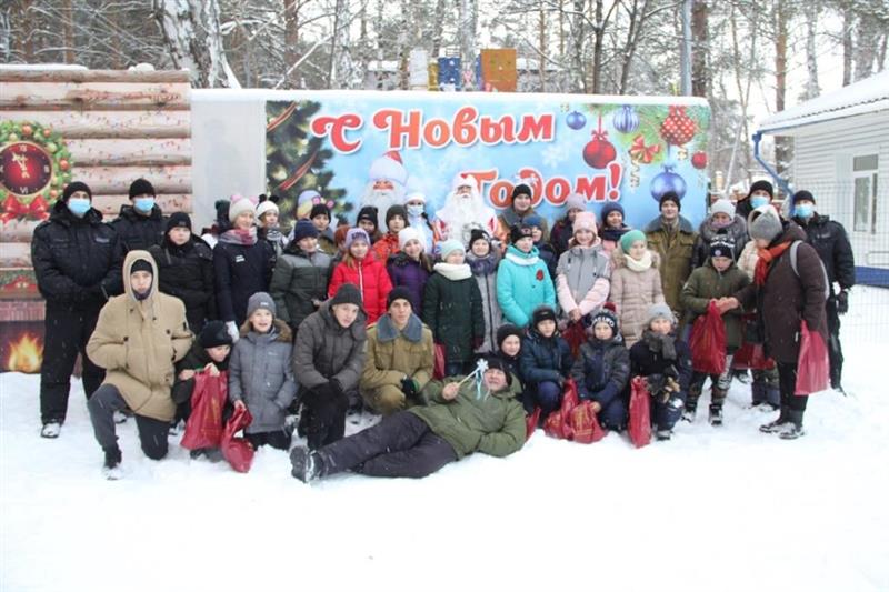 «Спецоперация «Новый год». В Тюмени для кадетов Росгвардии устроили сказочный квест (видео)