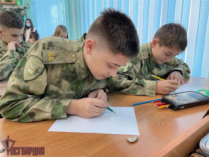 В Сибирском округе Росгвардии проходят памятные мероприятия, приуроченные ко Дню Героев Отечества