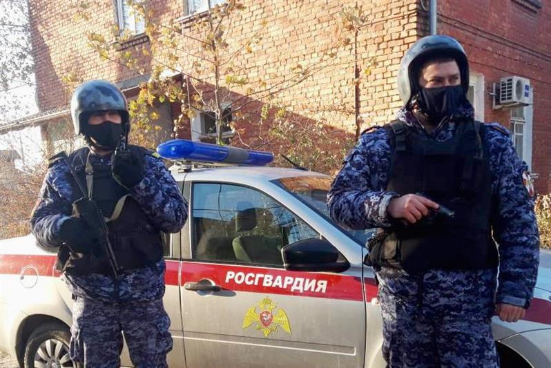 В Ростове-на-Дону сотрудники Росгвардии задержали гражданина, подозреваемого в попытке ограбления банка