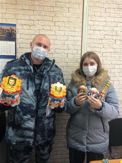 В Орле сотрудники ОМОН навестили семьи погибших при исполнении служебного долга товарищей 