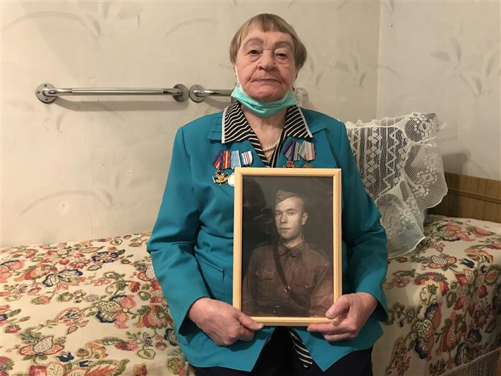 В Свердловской области в рамках акции Росгвардии «Автограф Победы» мать Героя России Виктора Чечвия  рассказала о своем отце-фронтовике (видео)