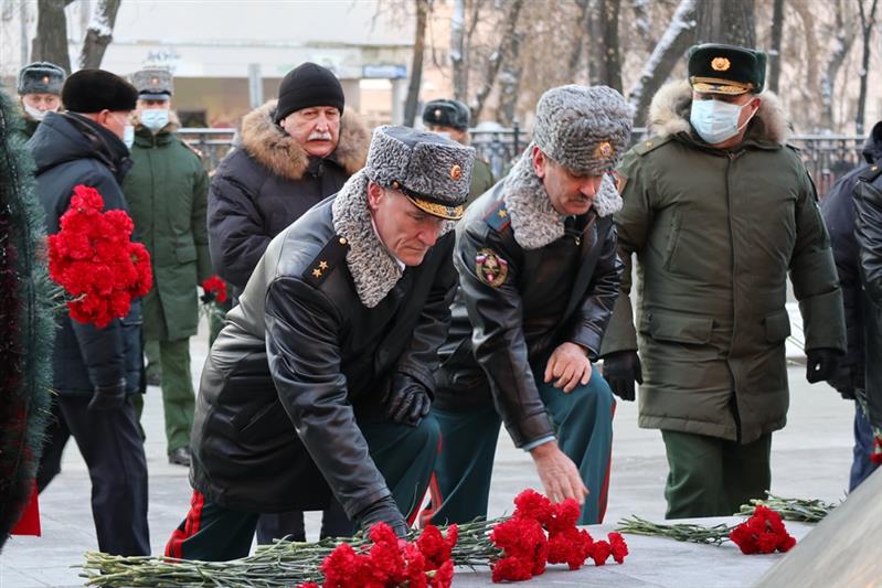 Первый заместитель командующего Уральским округом Росгвардии принял участие в памятном мероприятии по случаю дня рождения маршала Жукова