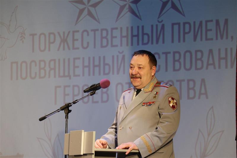 Ансамбль песни и пляски Уральского округа Росгвардии выступил на концерте в Екатеринбурге, посвященном Героям Отечества 