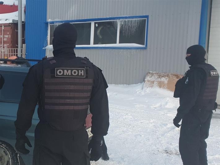 В Югре ОМОН Росгвардии оказал содействие при проведении следственных мероприятий 
