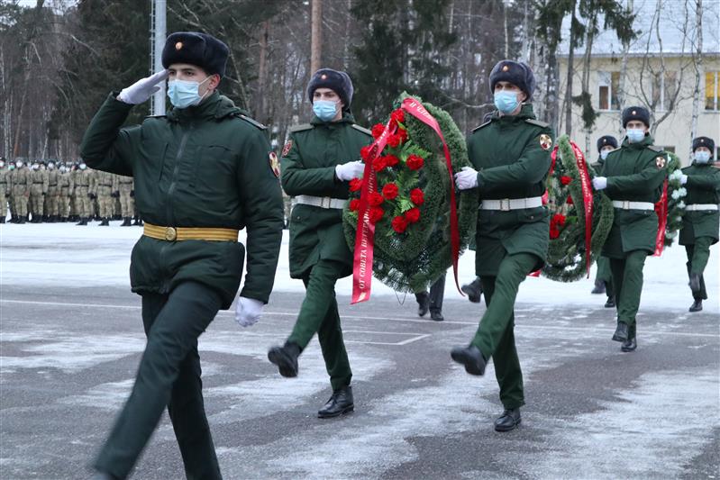 В бригаде оперативного назначения Северо-Западного округа Росгвардии почтили память погибших военнослужащих (видео)