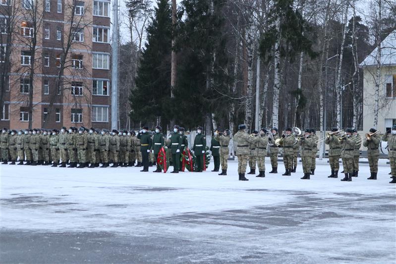 В бригаде оперативного назначения Северо-Западного округа Росгвардии почтили память погибших военнослужащих (видео)