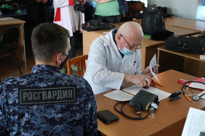 Сотрудники Росгвардии поддержали донорское движение в Челябинске