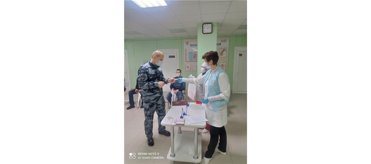 Сотрудник саратовского ОМОН Росгвардии стал почетным донором России