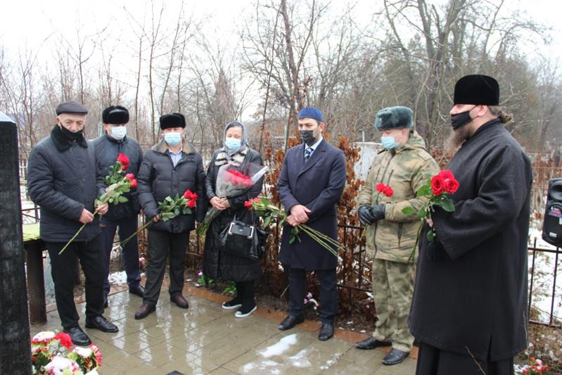 Военнослужащие ОГВ(с) почтили память Героя Советского Союза Петра Крутова