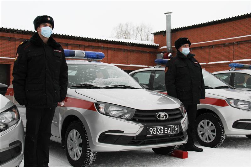 В Кузбассе росгвардейцы получили новые патрульные автомобили