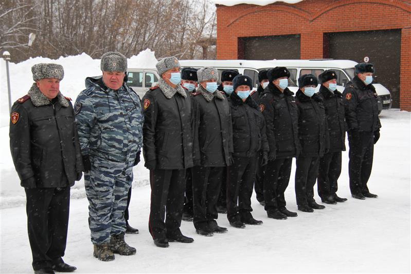 В Кузбассе росгвардейцы получили новые патрульные автомобили