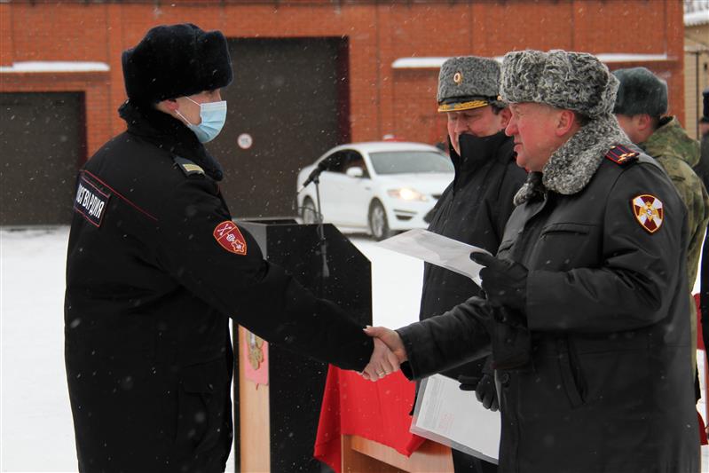 В Кузбассе росгвардейцы получили новые патрульные автомобили