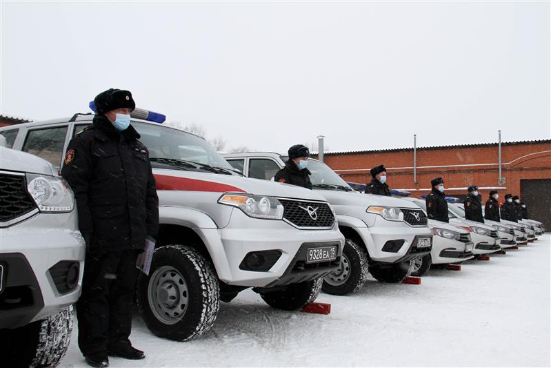 В Кузбассе росгвардейцы получили новые патрульные автомобили