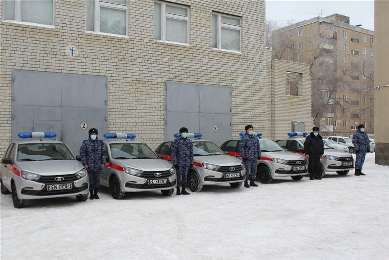 Саратовские подразделения вневедомственной охраны Росгвардии получили новые патрульные автомобили